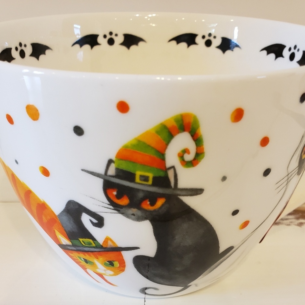 Coffee or tea mug, Halloween theme